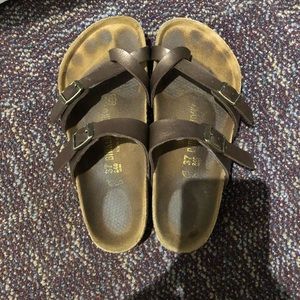 Birkenstock’s Size 37